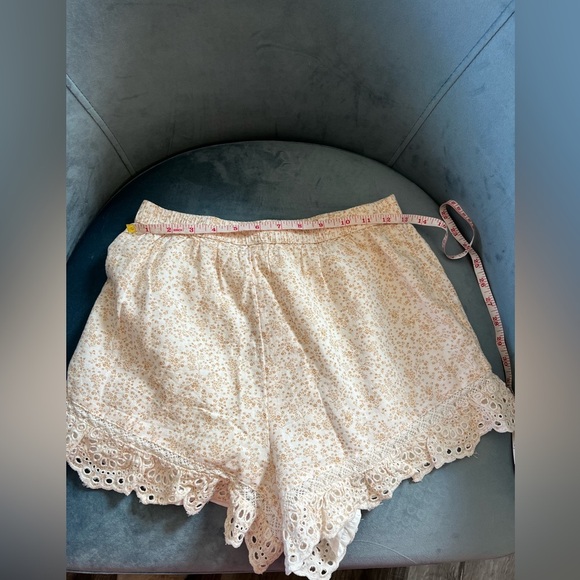 American Eagle Floral Soft Shorts - Size Small - NWT perfect spring print - Picture 5 of 8